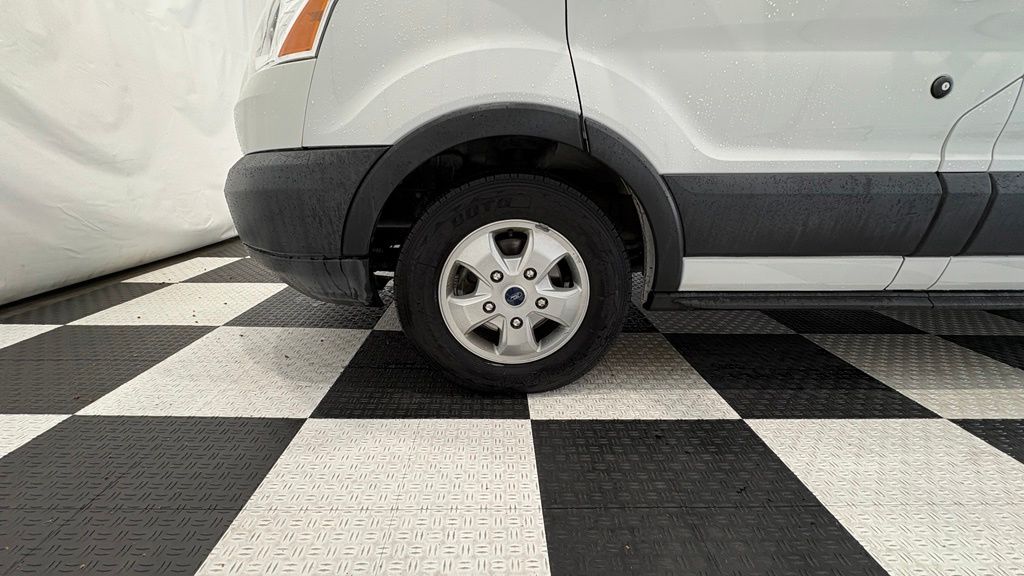 2019 Ford Transit Passenger Van XLT - Photo 10