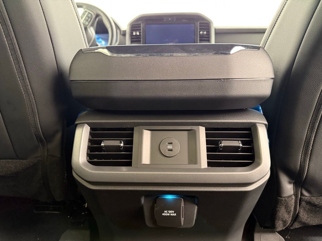 2025 Ford F-150 XLT - Photo 25