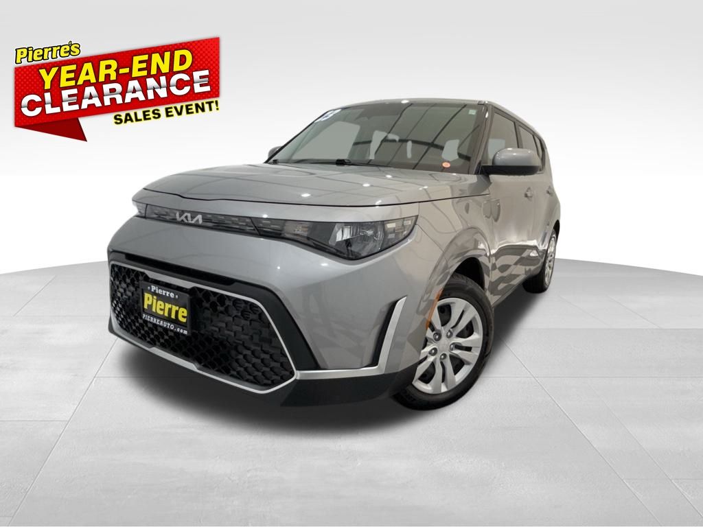 2023 Kia Soul LX's photo