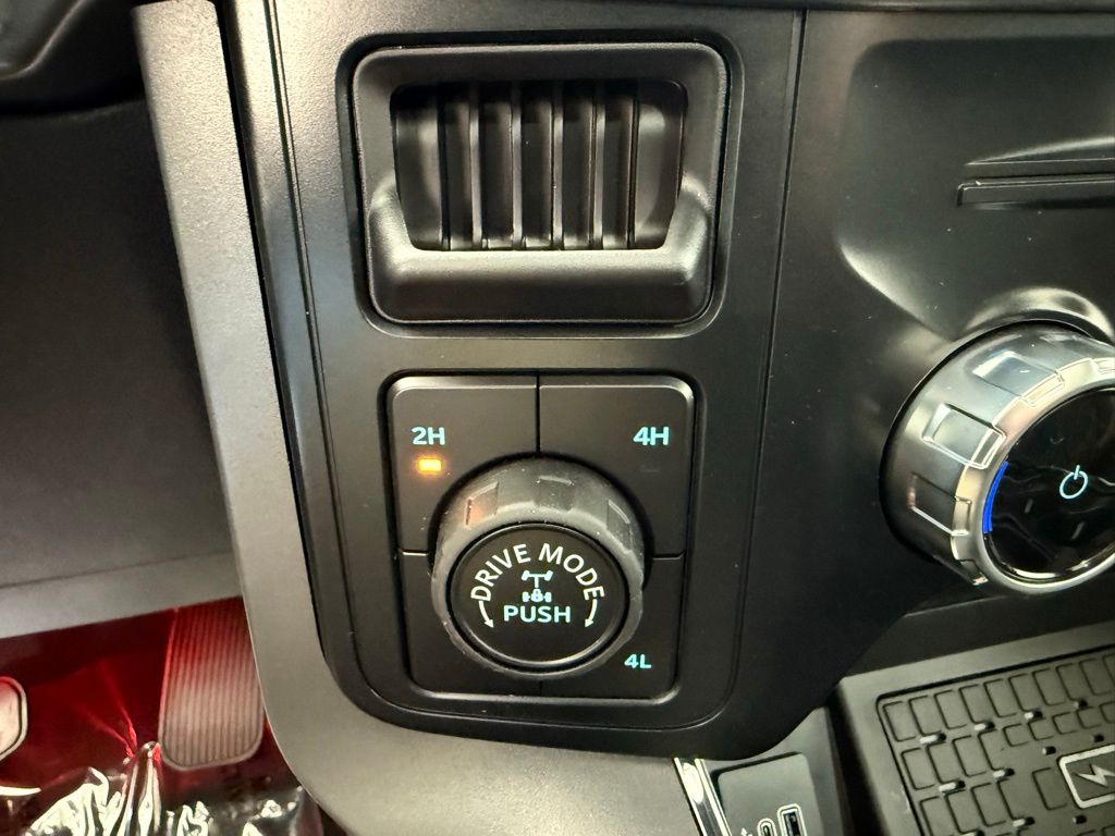 2025 Ford F-150 XLT - Photo 38