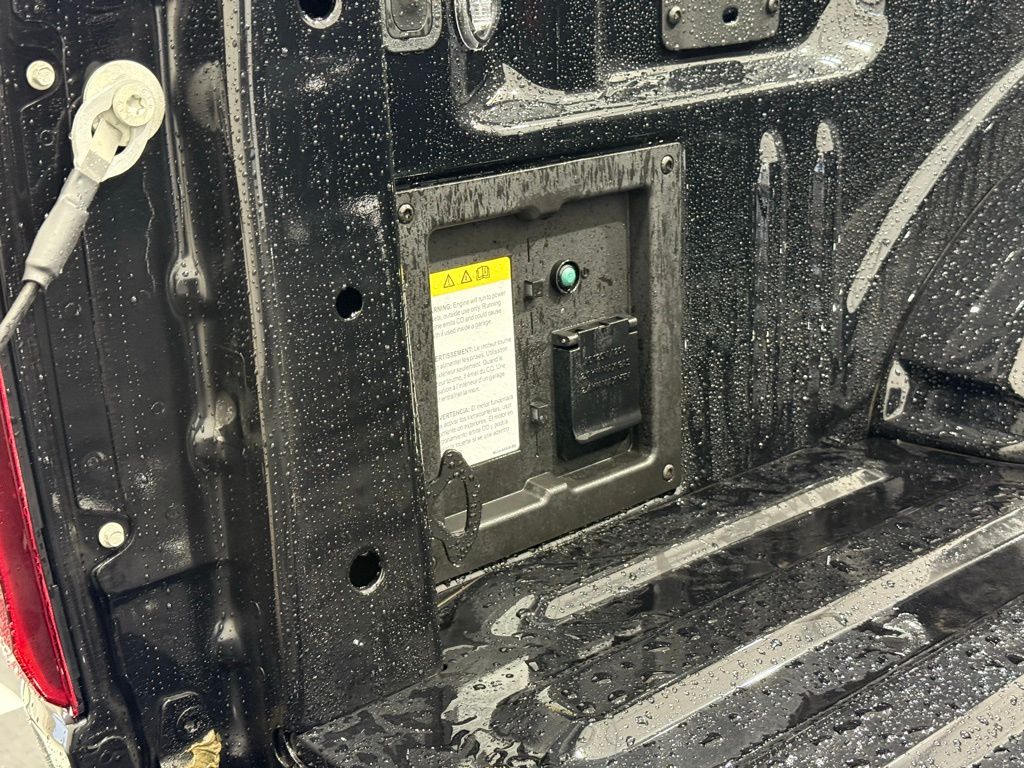 2025 Ford F-150 Raptor photo 3