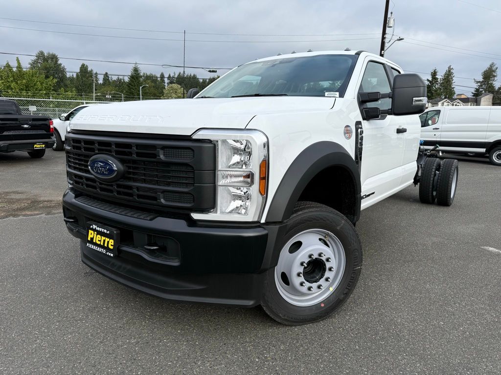 2025 Ford F-450 Super Duty Chassis Cab XL's photo