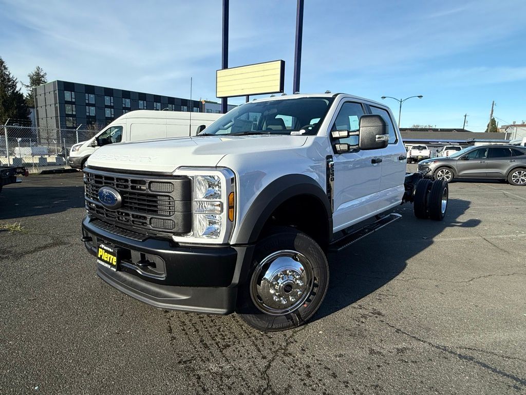 2025 Ford F-550 Super Duty Chassis Cab XL's photo