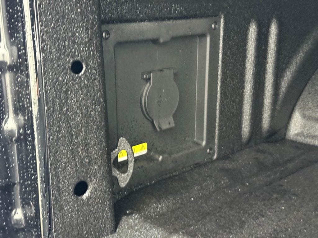 2025 Ford F-150 Raptor photo 2