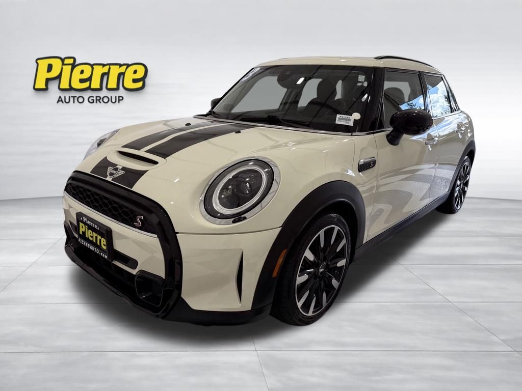 2023 MINI Hardtop Cooper S's photo