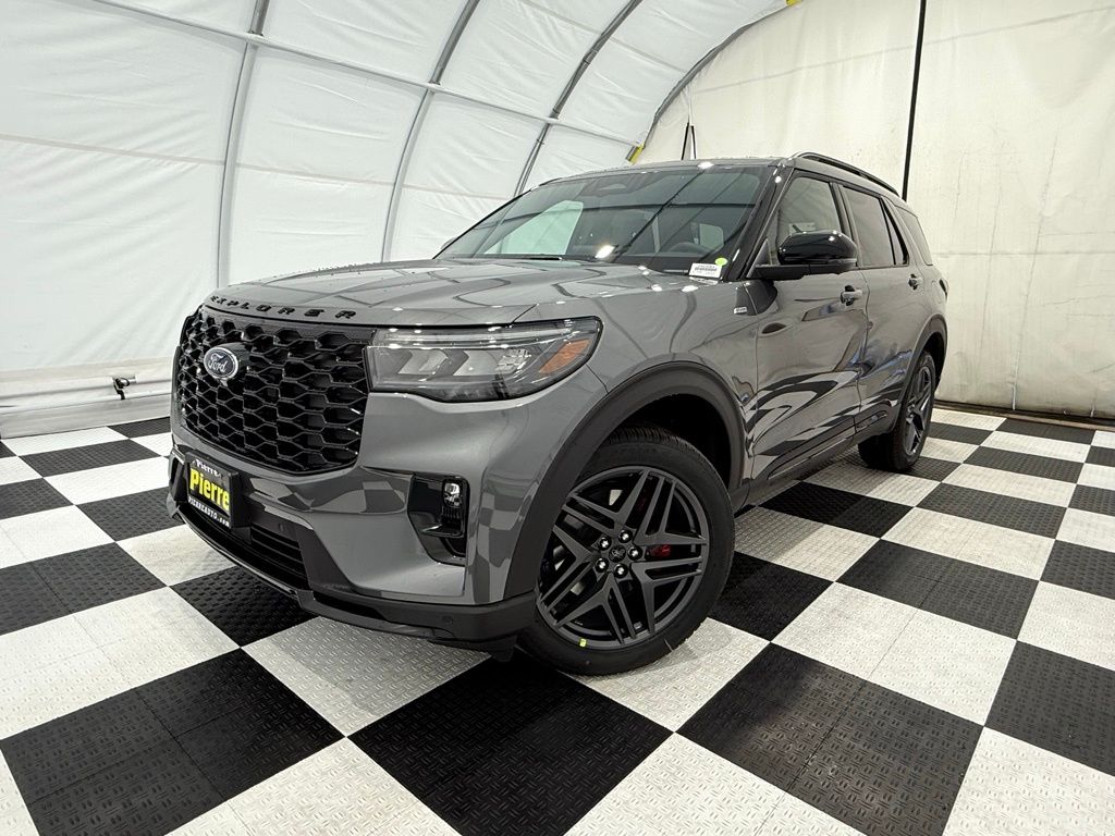 2026 Ford Explorer ST-LINE's photo
