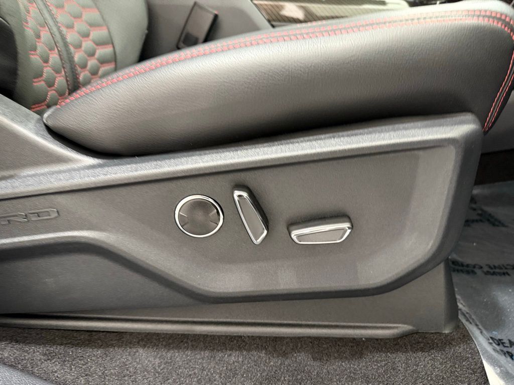 2025 Ford F-150 Lariat - Photo 18