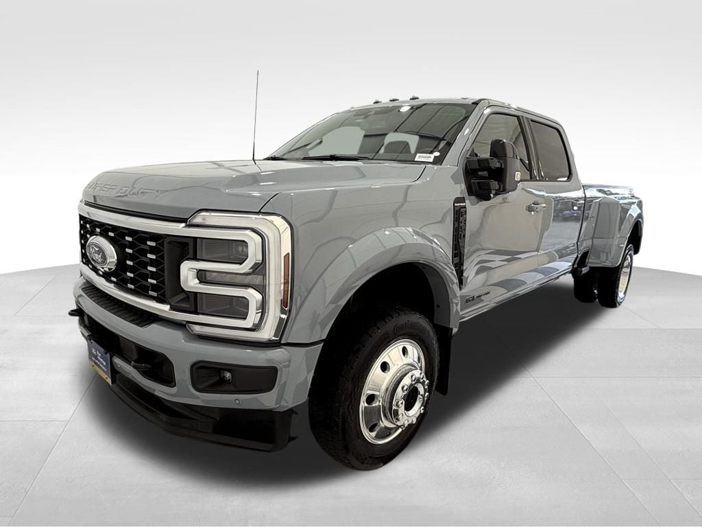 2025 Ford F-450 Super Duty Platinum