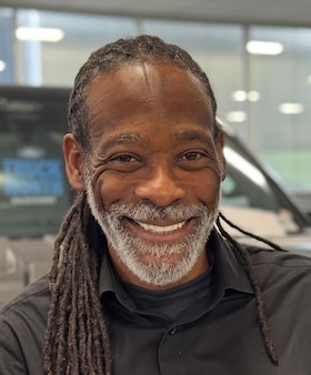 Staff member James Lee from ID_479f6d