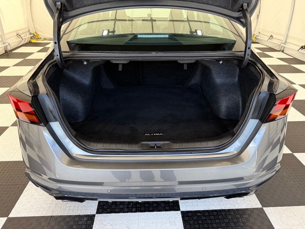 Used 2024 Nissan Altima 2.5 SR Sedan