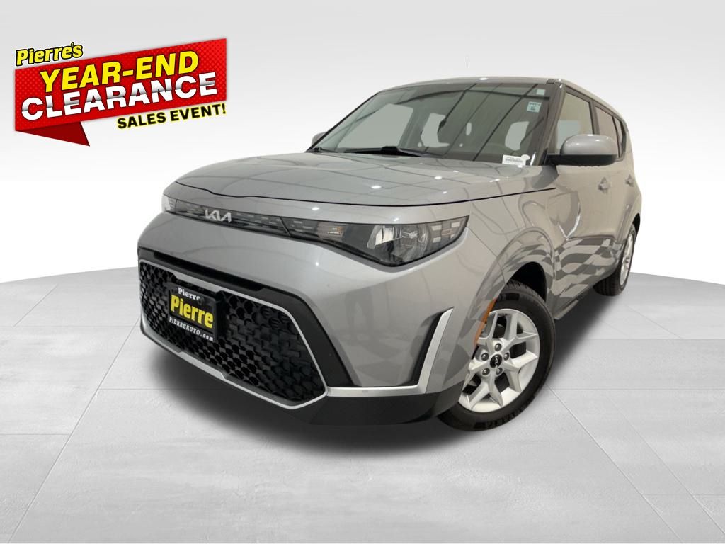 2023 Kia Soul LX's photo