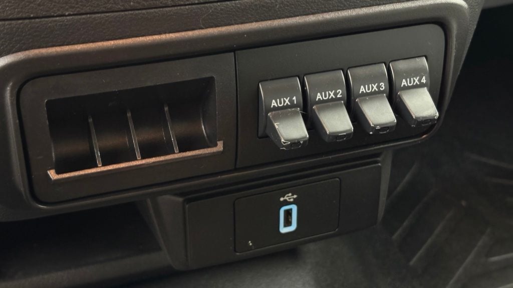2019 Ford Transit Passenger Van XLT - Photo 38