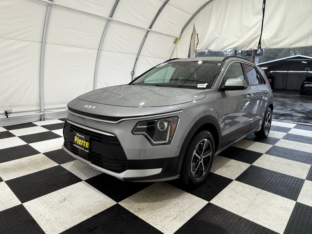 2023 Kia Niro EX's photo