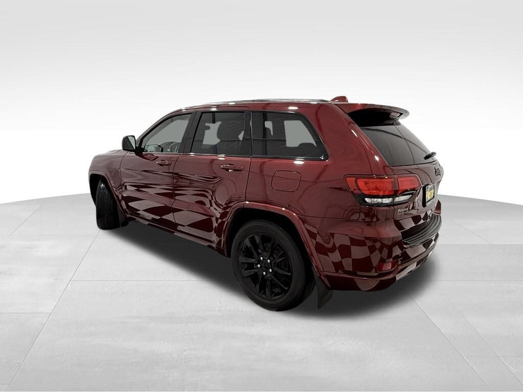 Used 2018 Jeep Grand Cherokee Altitude SUV
