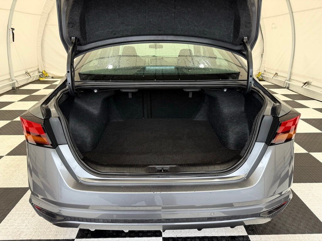 Used 2024 Nissan Altima 2.5 SV Sedan