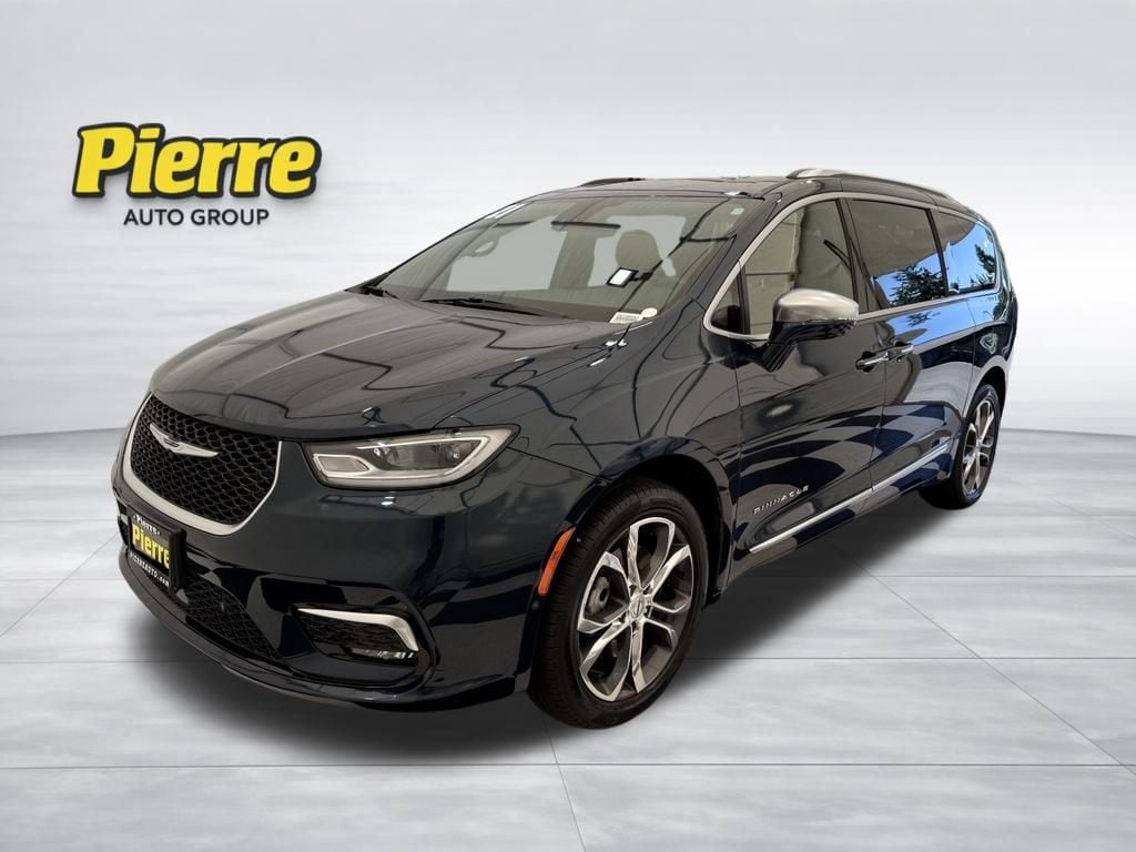 2021 Chrysler Pacifica Pinnacle's photo
