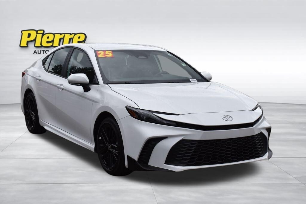 Used 2025 Toyota Camry SE Sedan