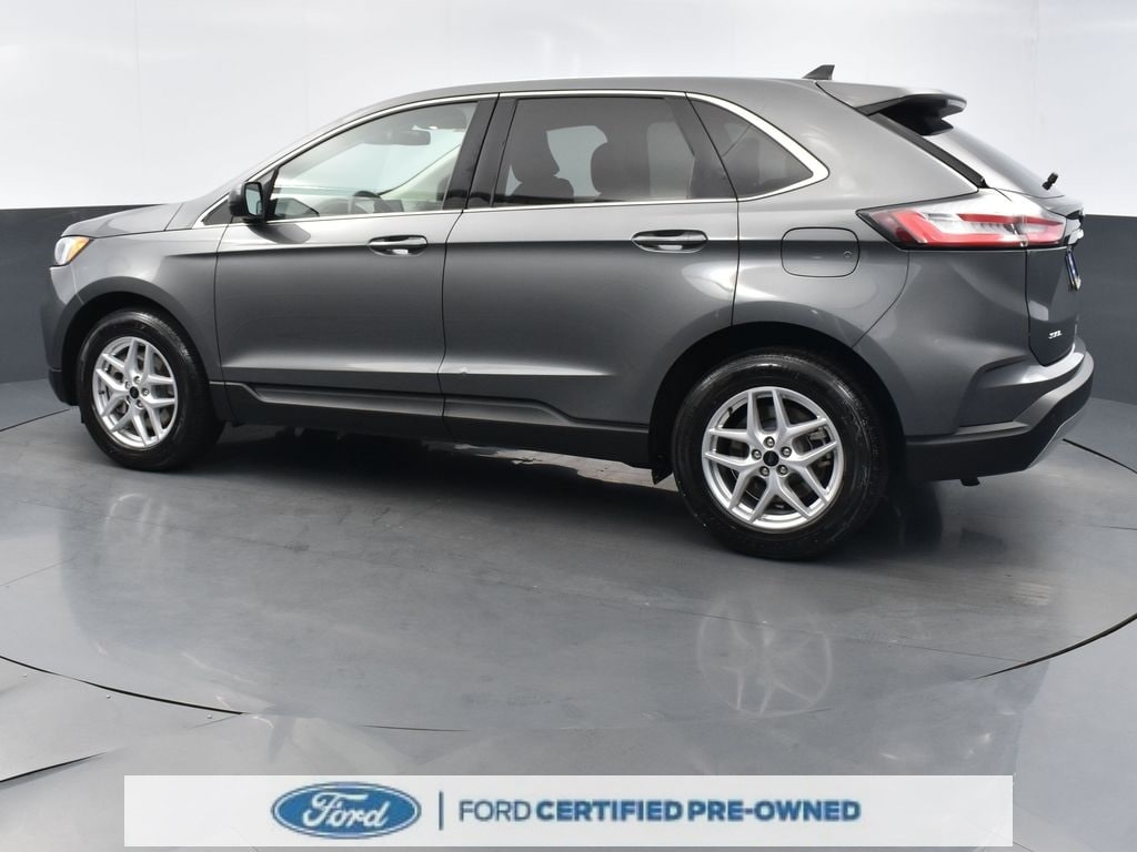2023 Ford Edge SEL photo 2