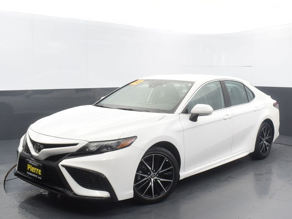 Used 2023 Toyota Camry SE Sedan