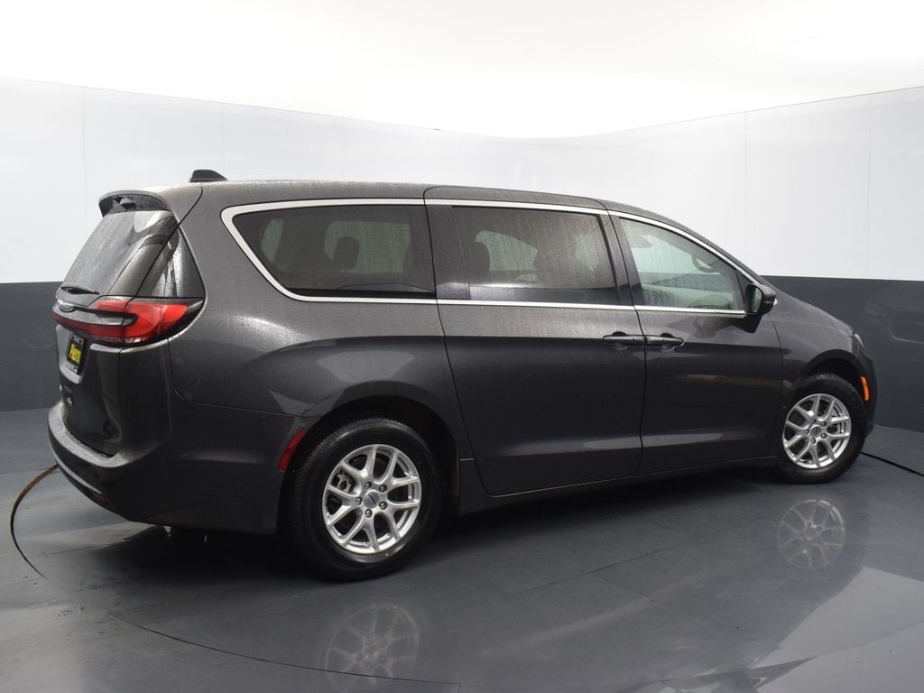 Used 2023 Chrysler Pacifica Touring L Van Passenger Van