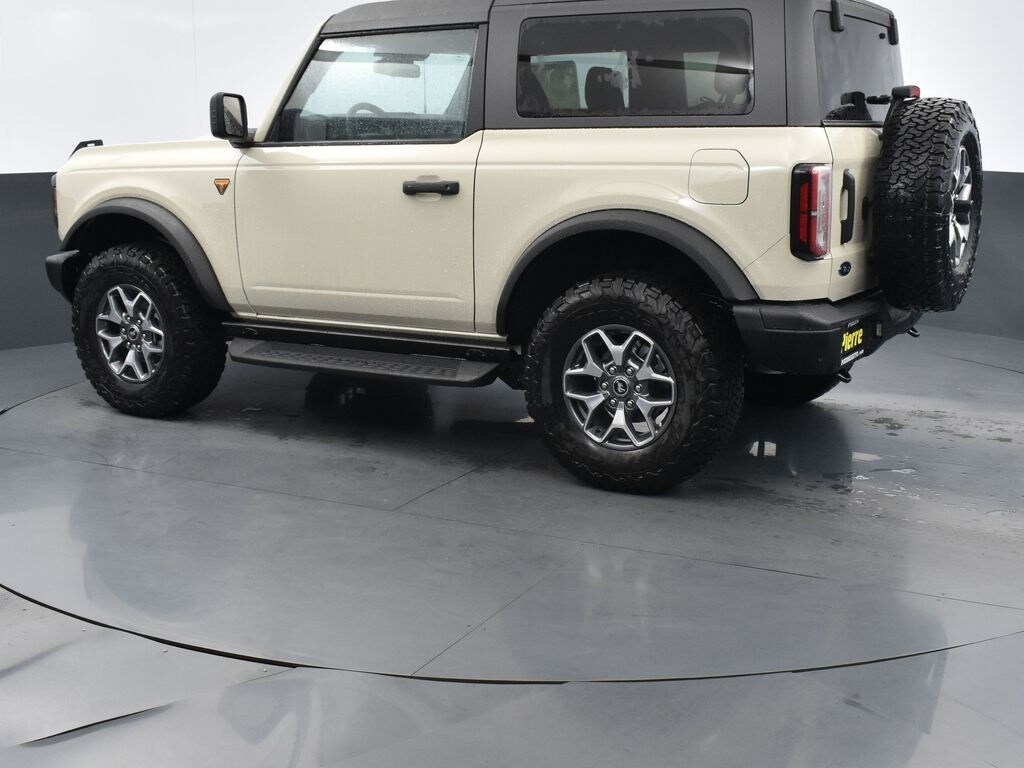 2025 Ford Bronco Badlands photo 3
