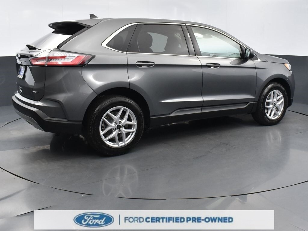 2023 Ford Edge SEL photo 4