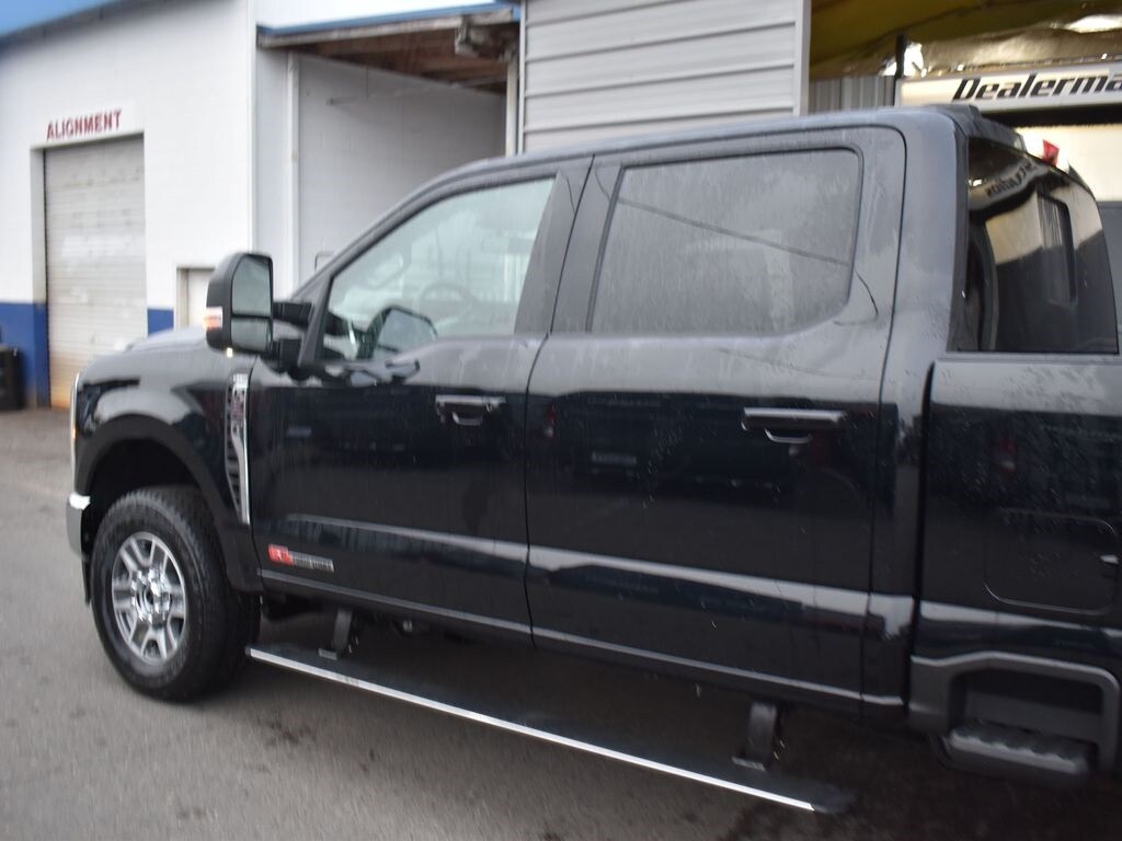 2025 Ford F-350 Lariat photo 4