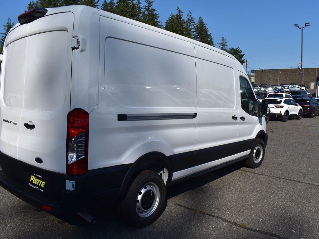 2025 Ford Transit photo 4