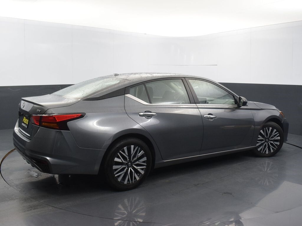 Used 2024 Nissan Altima 2.5 SV Sedan