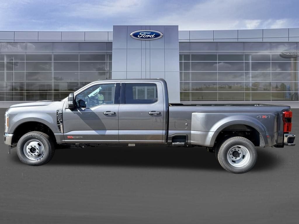 New 2026 Ford F-350 XLT DRW Truck Crew Cab