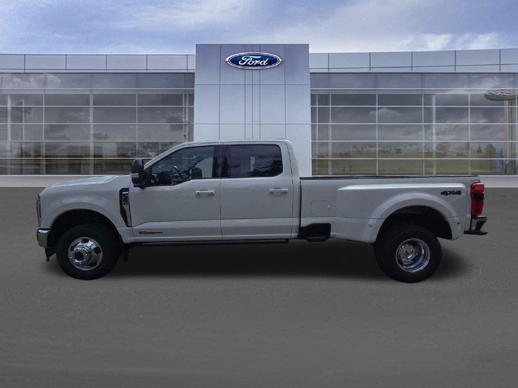 New 2026 Ford F-350 Lariat DRW Truck Crew Cab