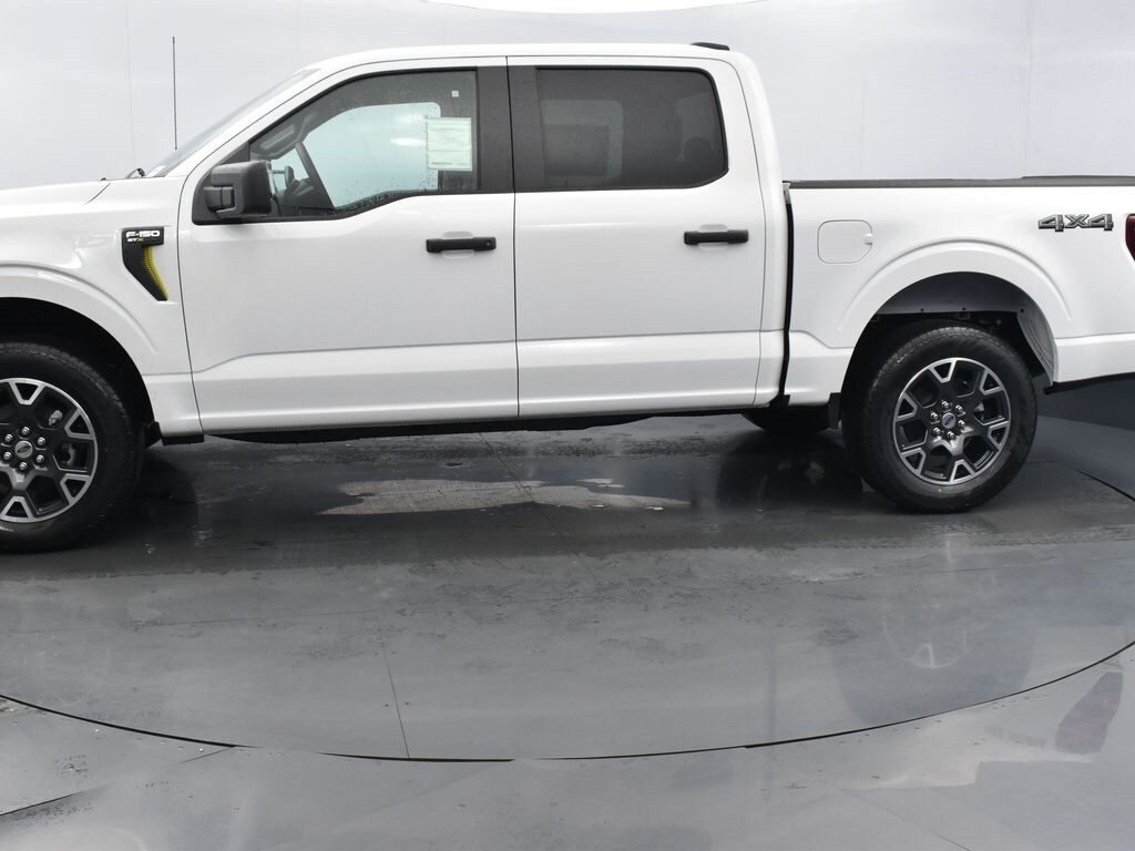 2025 Ford F-150 STX photo 4