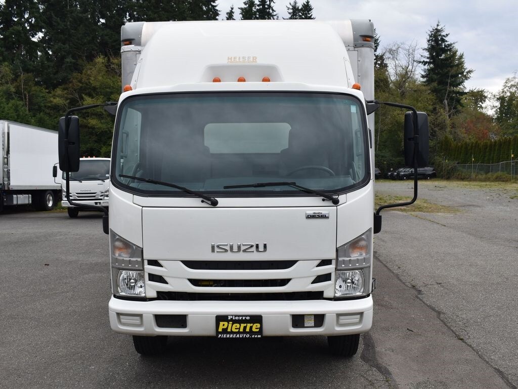 2017 Isuzu NRR's photo