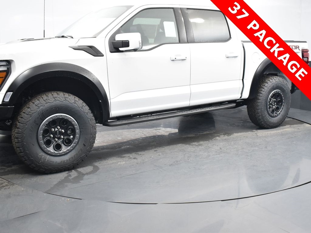 2025 Ford F-150 Raptor photo 3