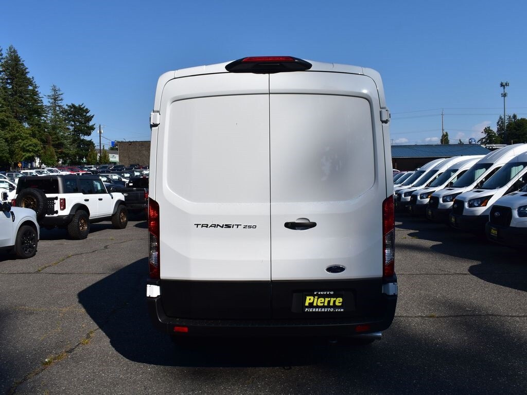 2025 Ford Transit photo 3