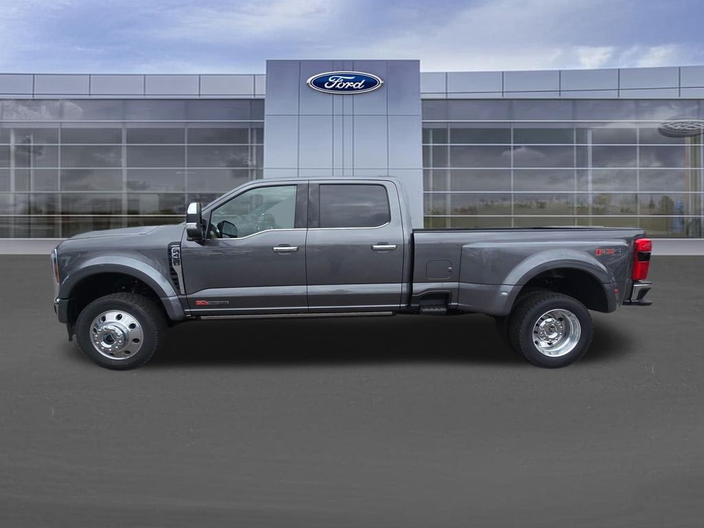 New 2026 Ford F-450 Lariat DRW Truck Crew Cab