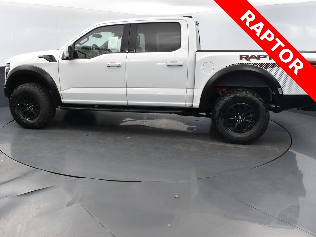 2025 Ford F-150 Raptor photo 2