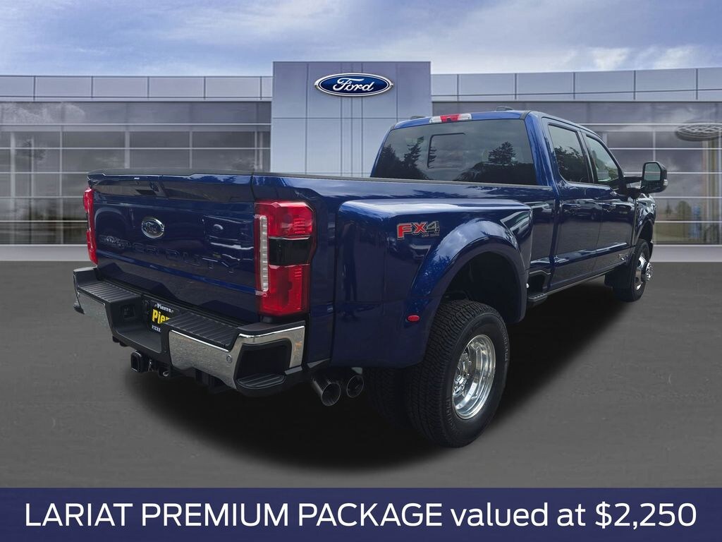 New 2026 Ford F-350 Lariat DRW Truck Crew Cab