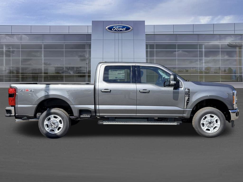 New 2026 Ford F-350 XLT Truck Crew Cab
