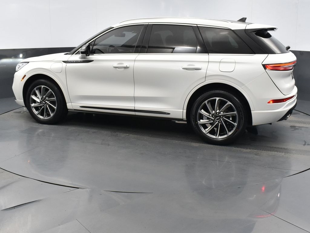 2022 Lincoln Corsair Grand Touring photo 3