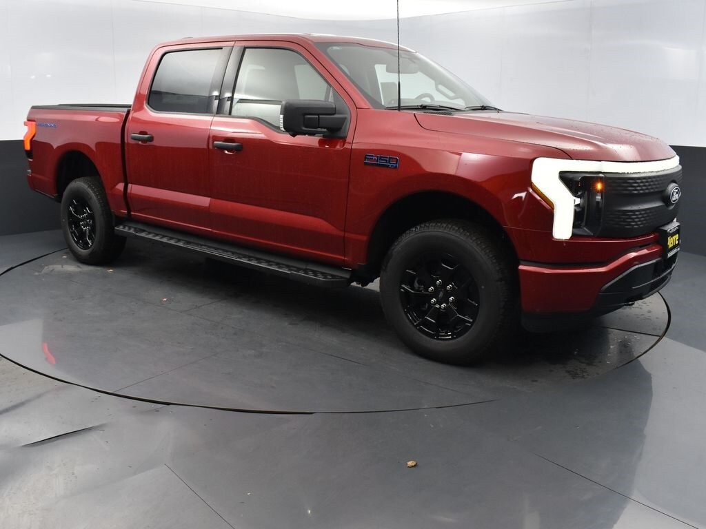 2025 Ford F-150 Lightning XLT photo 4