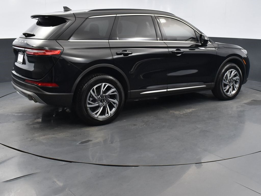 2025 Lincoln Corsair Premiere photo 3