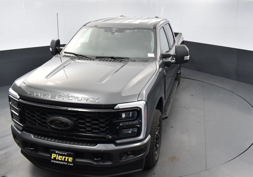 New 2026 Ford F-350 XLT Truck Crew Cab