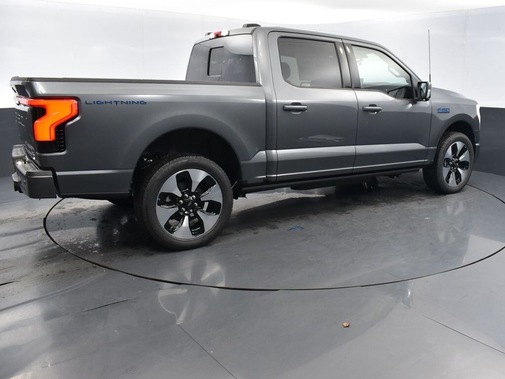 2025 Ford F-150 Lightning Platinum photo 3