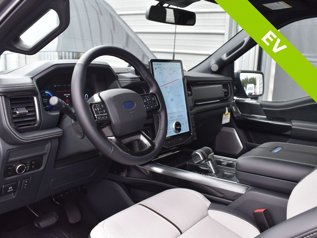 2025 Ford F-150 Lightning Platinum photo 3