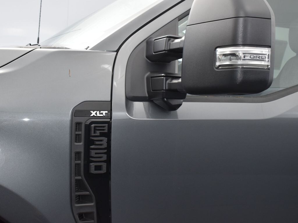 New 2026 Ford F-350 XLT Truck Crew Cab