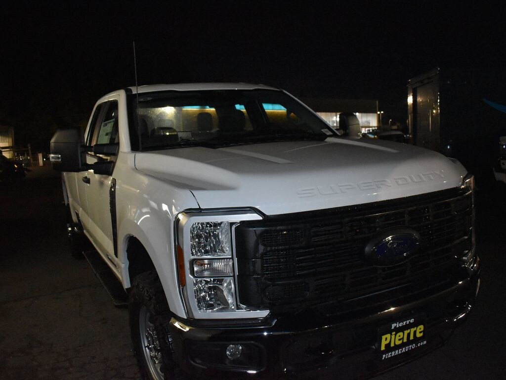 2025 Ford F-350 photo 4