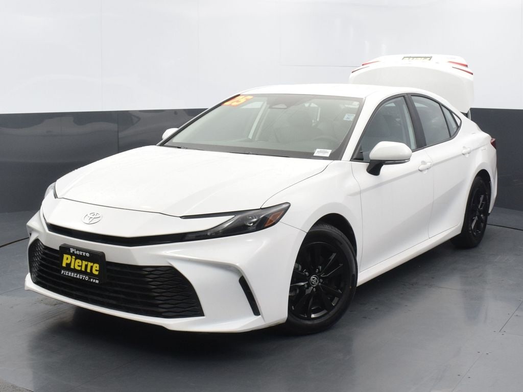 2025 Toyota Camry LE photo 2