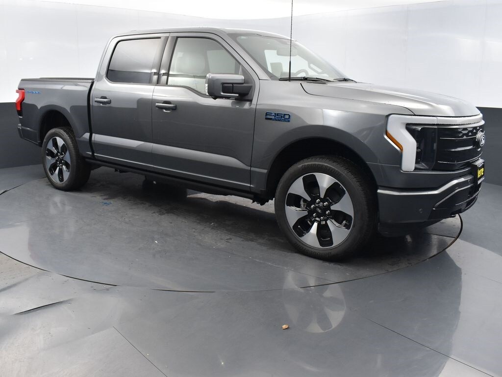 2025 Ford F-150 Lightning Platinum photo 2