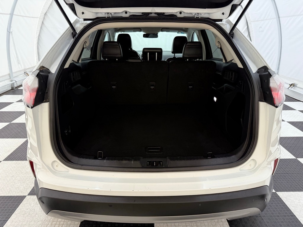 2024 Ford Edge SEL photo 4